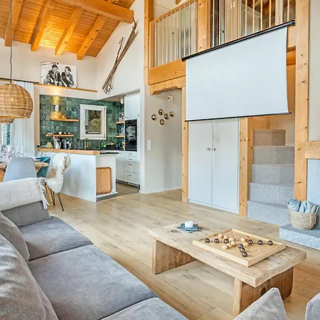 Luxury Alpine With Panoramic Views Сasa de vacaciones Lenk im Simmental