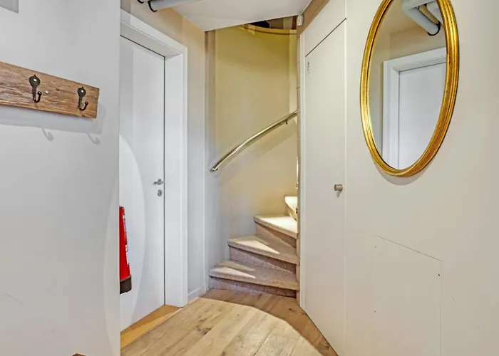 Hébergement de vacances Luxury Alpine With Panoramic Views